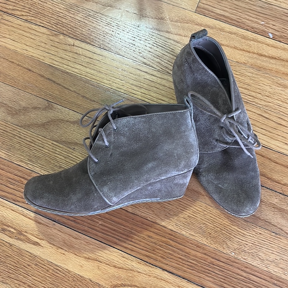 Franco Sarto size 7.5 brown boot